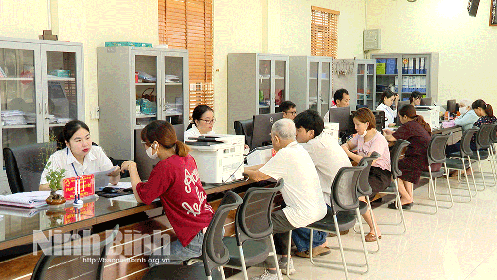 Môi trường làm việc chuyên nghiệp, hiện đại tại Trung tâm Phục vụ hành chính công phường Tam Điệp.