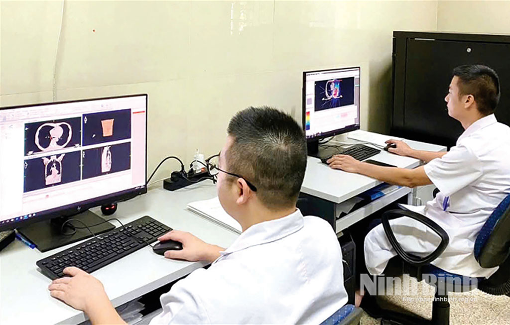 Bệnh viện Đa khoa tỉnh Ninh Bình ứng dụng kỹ thuật xạ trị điều biến liều (IMRT), mang lại hiệu quả cao trong điều trị ung thư.