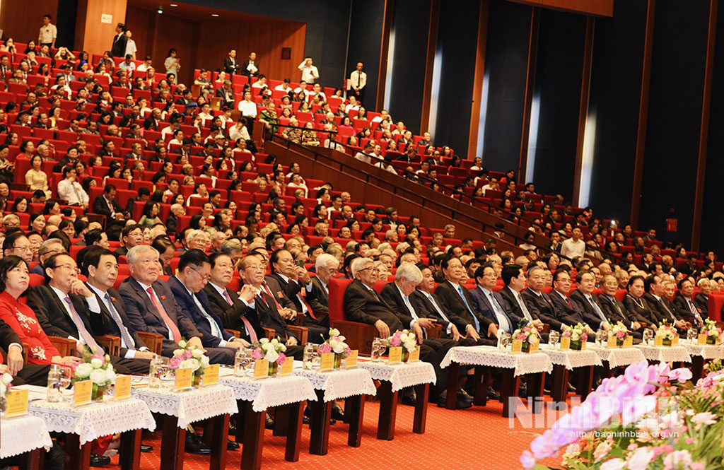 Các đại biểu dự cuộc gặp mặt