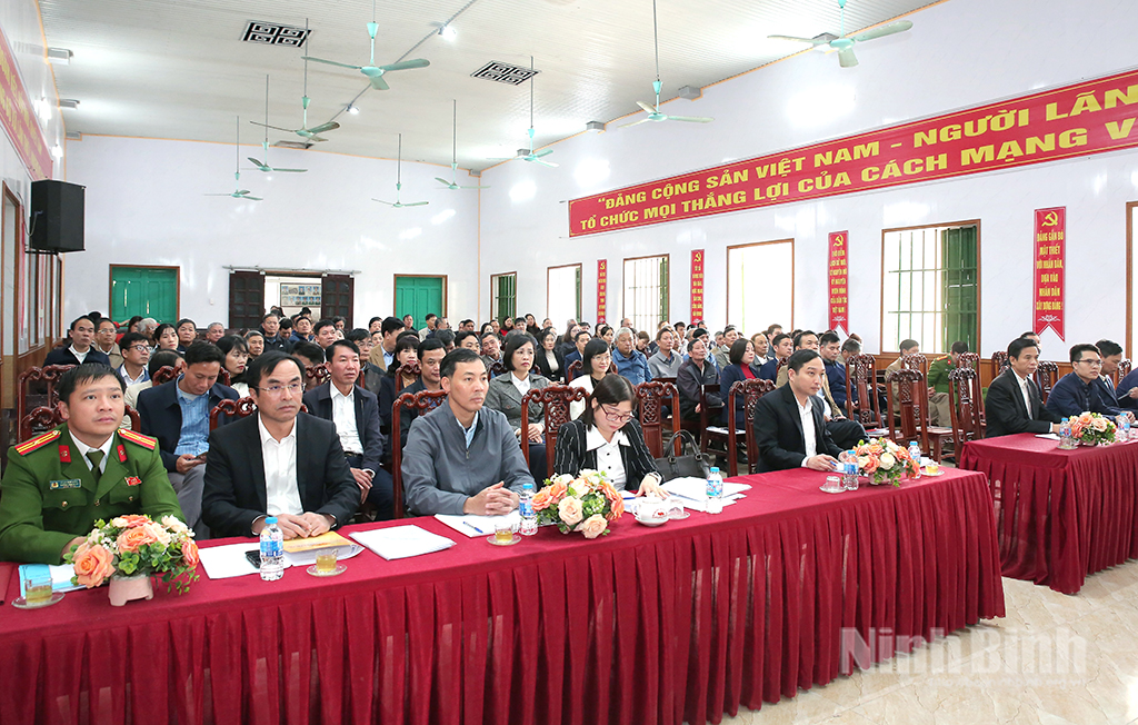 Các đại biểu dự kỳ họp.