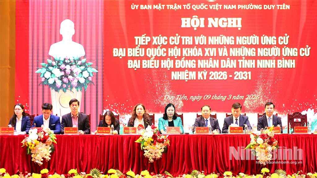 Các ứng cử viên đại biểu Quốc hội khóa XVI, đại biểu HĐND tỉnh nhiệm kỳ 2026-2031 tiếp xúc cử tri phường Duy Tiên, Duy Tân.