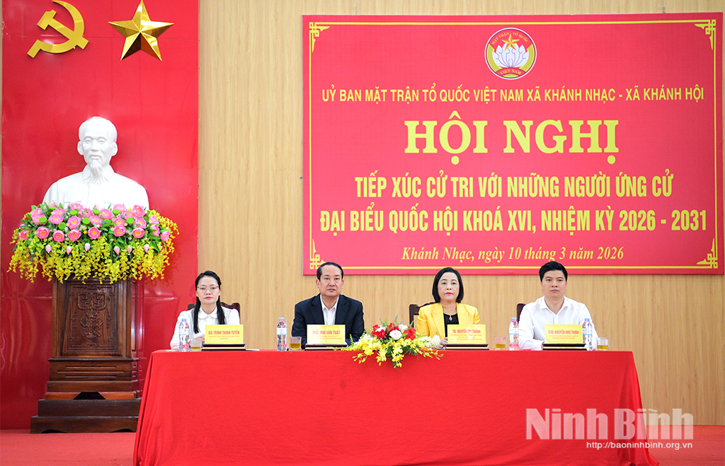 Các ứng cử viên đại biểu Quốc hội khóa XVI tại Đơn vị bầu cử số 4 tiếp xúc cử tri xã Khánh Nhạc và Khánh Hội.