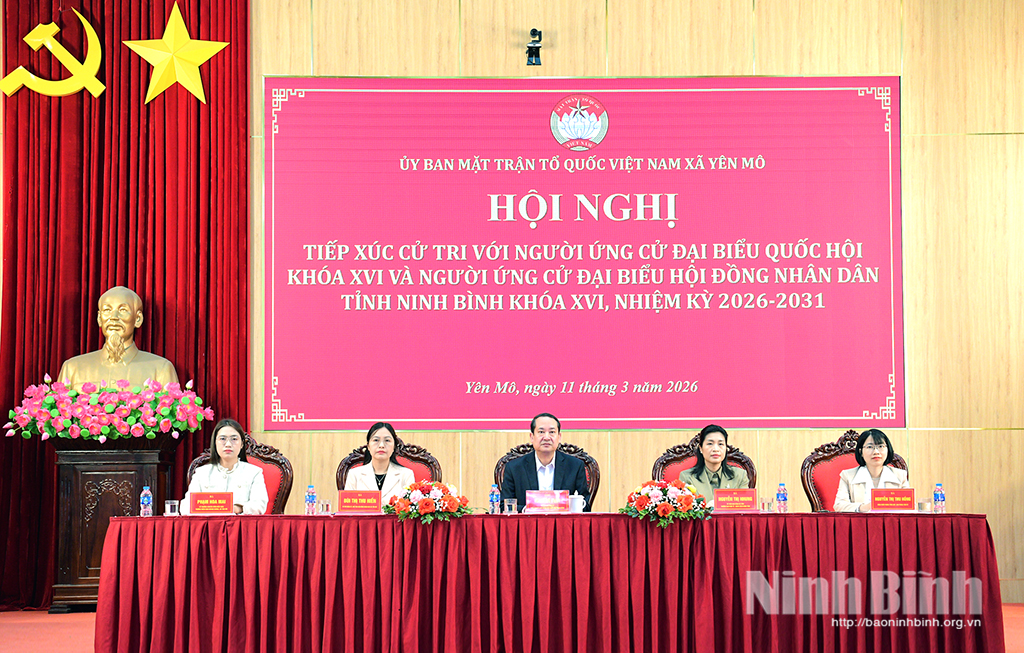 Các ứng cử viên tiếp xúc cử tri xã Yên Mô.