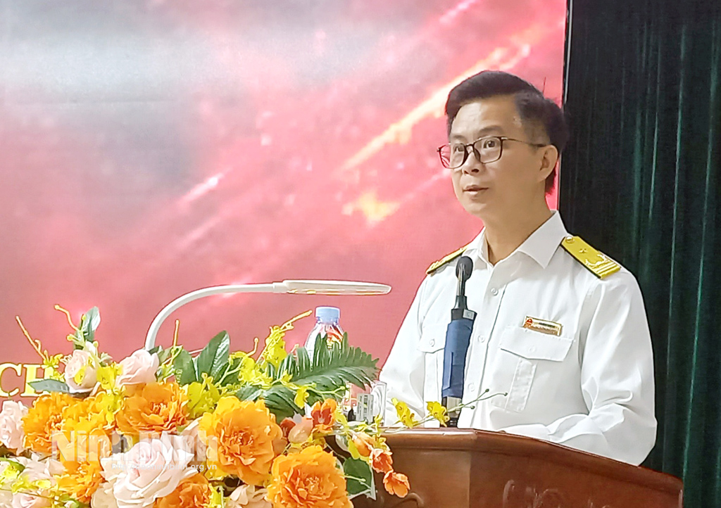 Ông Đỗ Ánh Dương, Phó Trưởng Thuế cơ sở 10 phát biểu tại hội nghị.