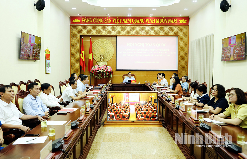 Quang cảnh hội nghị tại điểm cầu tỉnh Ninh Bình.