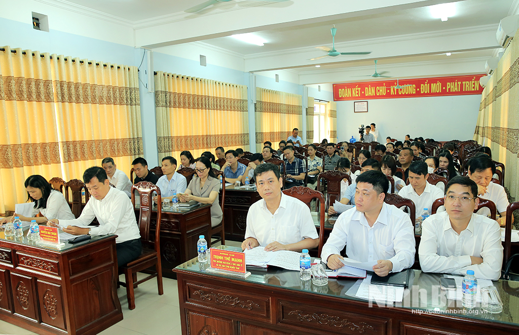 Các đại biểu dự hội nghị.