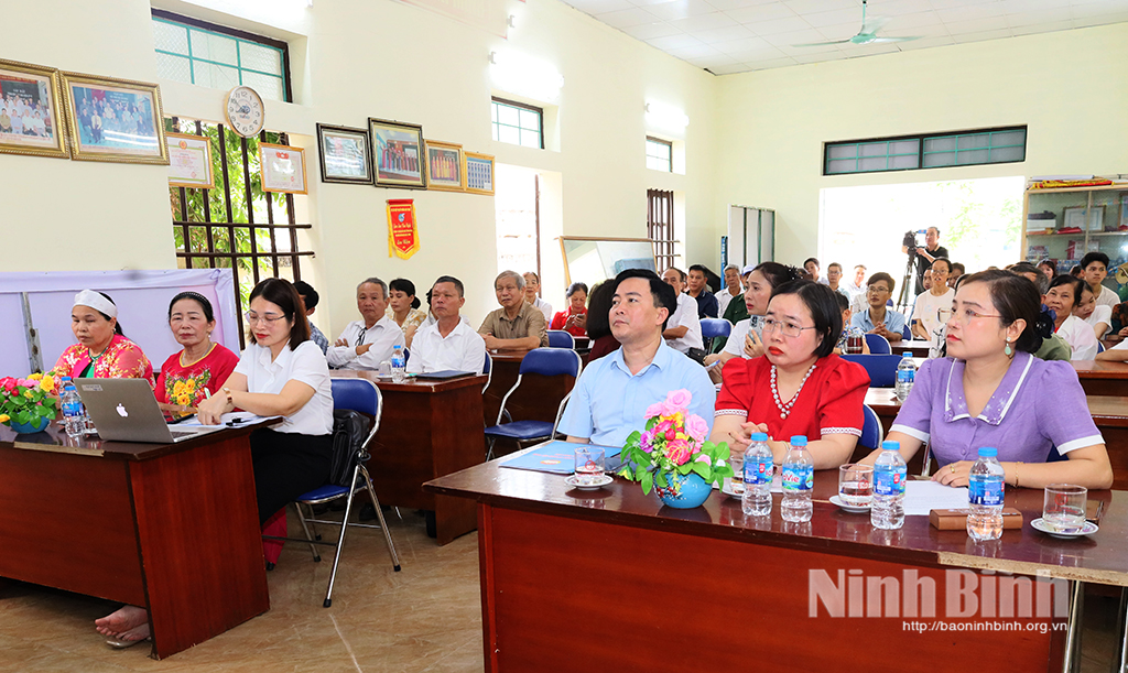 Các đại biểu dự hội nghị.