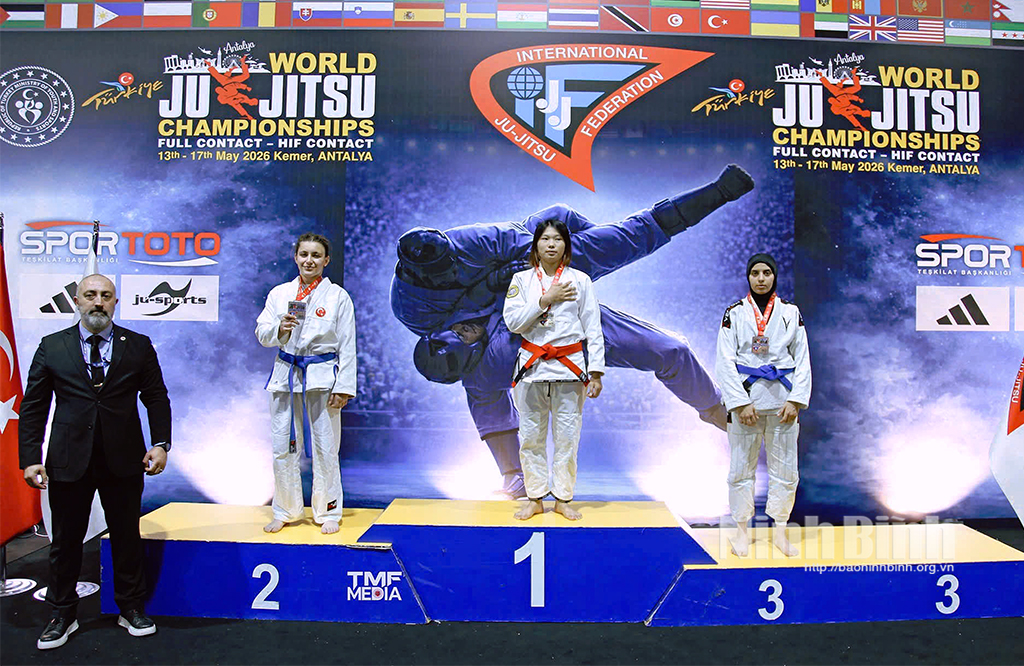 Võ sĩ Trần Hồng Ân nhận Huy chương Vàng tại Giải Jujitsu contact thế giới 2026.