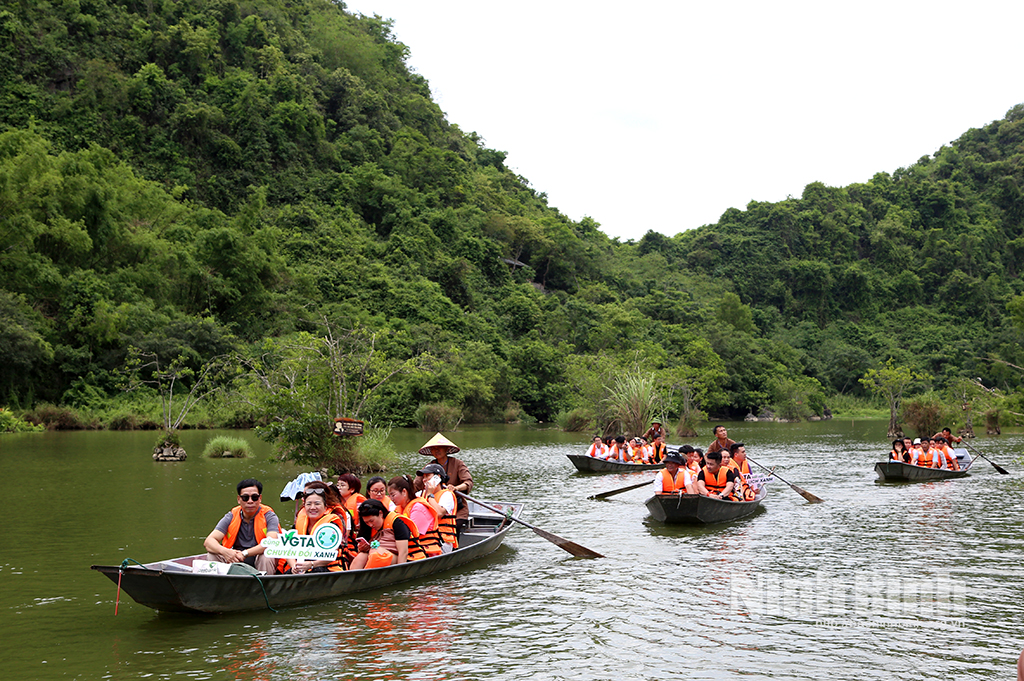 Đoàn khảo sát Vita Green tham quan Vườn chim, Khu du lịch sinh thái Thung Nham.