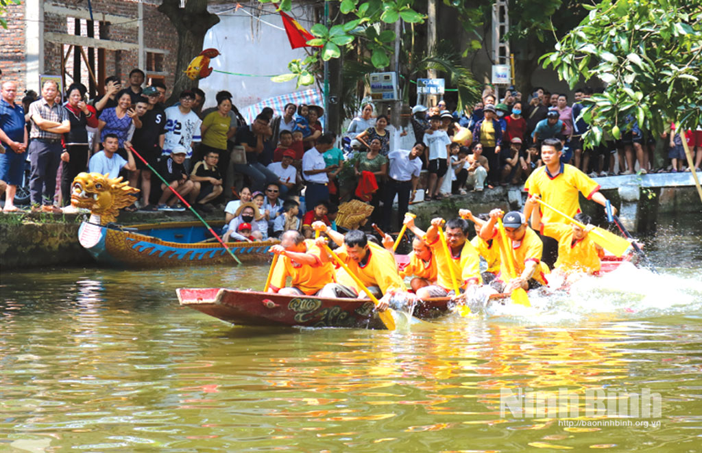 Bơi chải trong Lễ hội truyền thống chùa Cự Trữ năm 2026 (xã Ninh Giang).