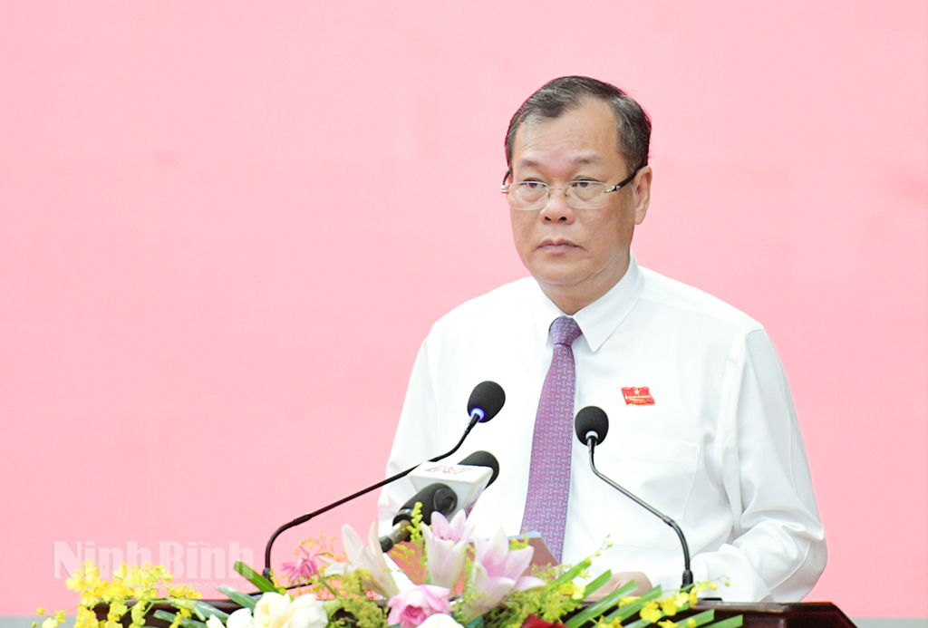 Đồng chí Lê Quốc Chỉnh, Phó Bí thư Tỉnh uỷ, Chủ tịch HĐND tỉnh phát biểu bế mạc kỳ họp.