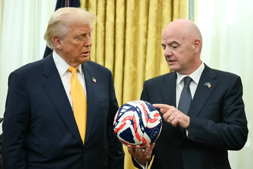 Tổng thống Mỹ Donald Trump và Chủ tịch FIFA Gianni Ifantino (Ảnh tư liệu: FIFA)