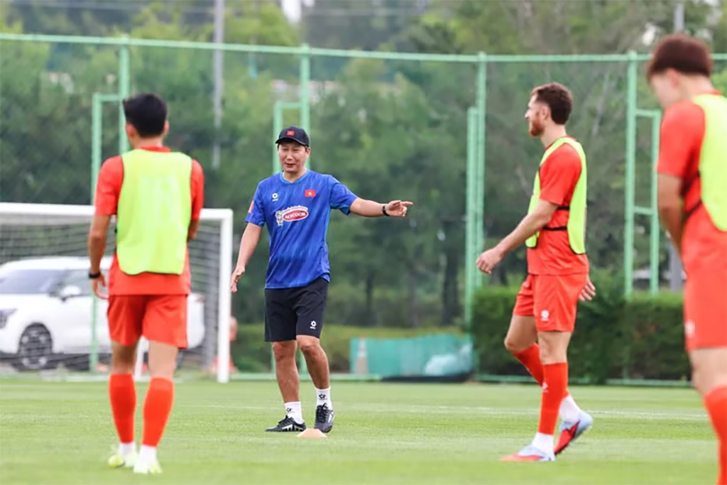 Đội tuyển Việt Nam trở lại sân tập tại Incheon, tiếp tục tập luyện chuẩn bị cho ASEAN Cup 2026. (Ảnh: VFF)