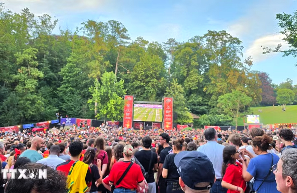 Một khu fanzone để theo dõi trận đấu tại World Cup. (Ảnh: Lan Anh/TTXVN)