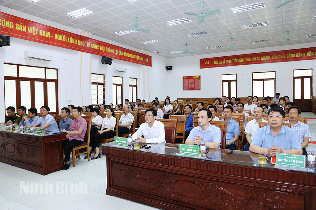 Các đại biểu dự hội nghị.