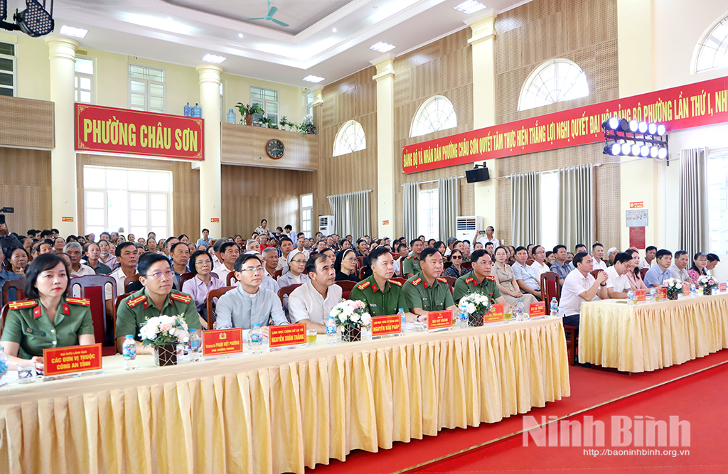 Các đại biểu dự hội nghị.