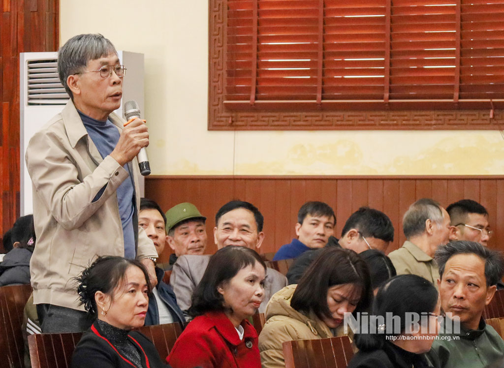 Đại diện nhân dân phường Tam Chúc phát biểu tại hội nghị.