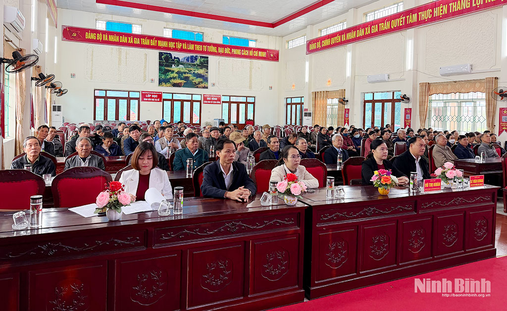 Các đại biểu dự hội nghị.