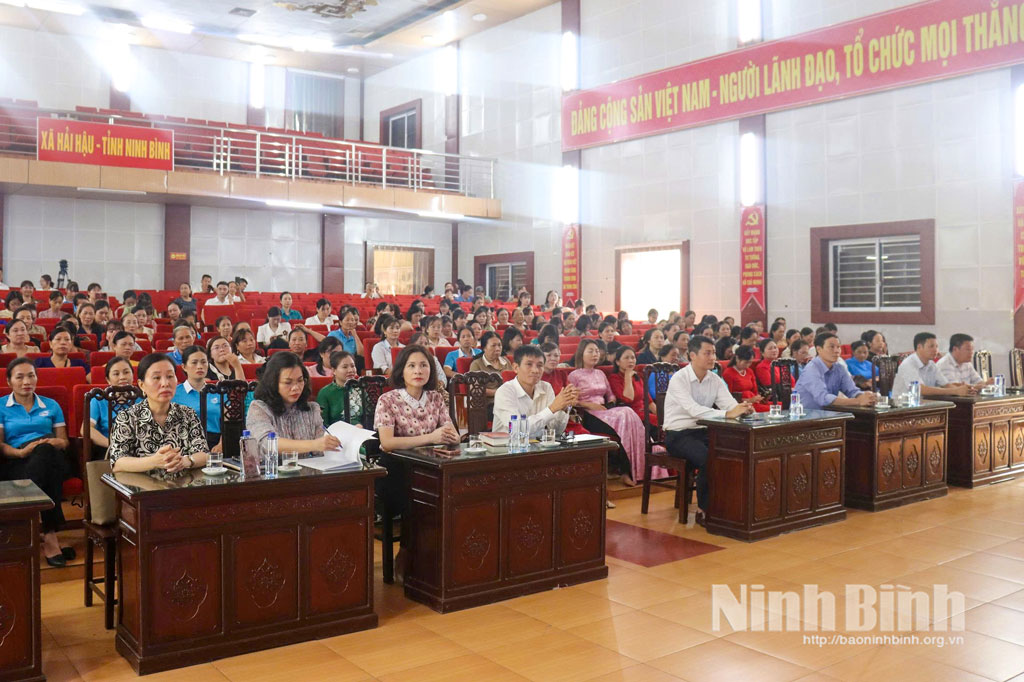 Các đại biểu tham dự Diễn đàn.