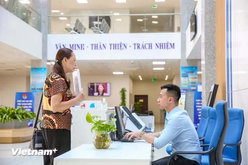 Bộ Nội vụ đề nghị các địa phương chủ động triển khai các giải pháp phù hợp với đặc thù của địa phương để bổ sung nguồn nhân lực cho cấp xã. (Ảnh: Vietnam+)