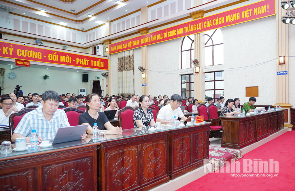 Các đại biểu dự Hội thảo.