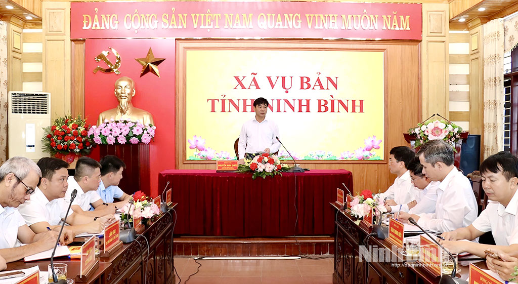 Quang cảnh buổi làm việc