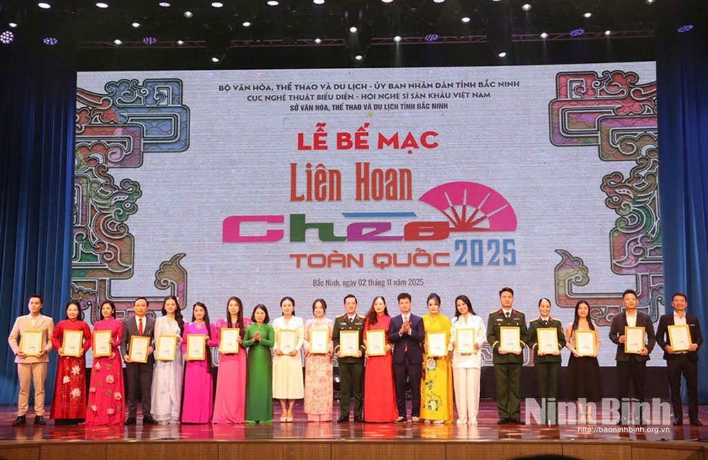 Nhà hát Nghệ thuật truyền thống tỉnh Ninh Bình đạt 5 Huy chương Vàng tại Liên hoan.