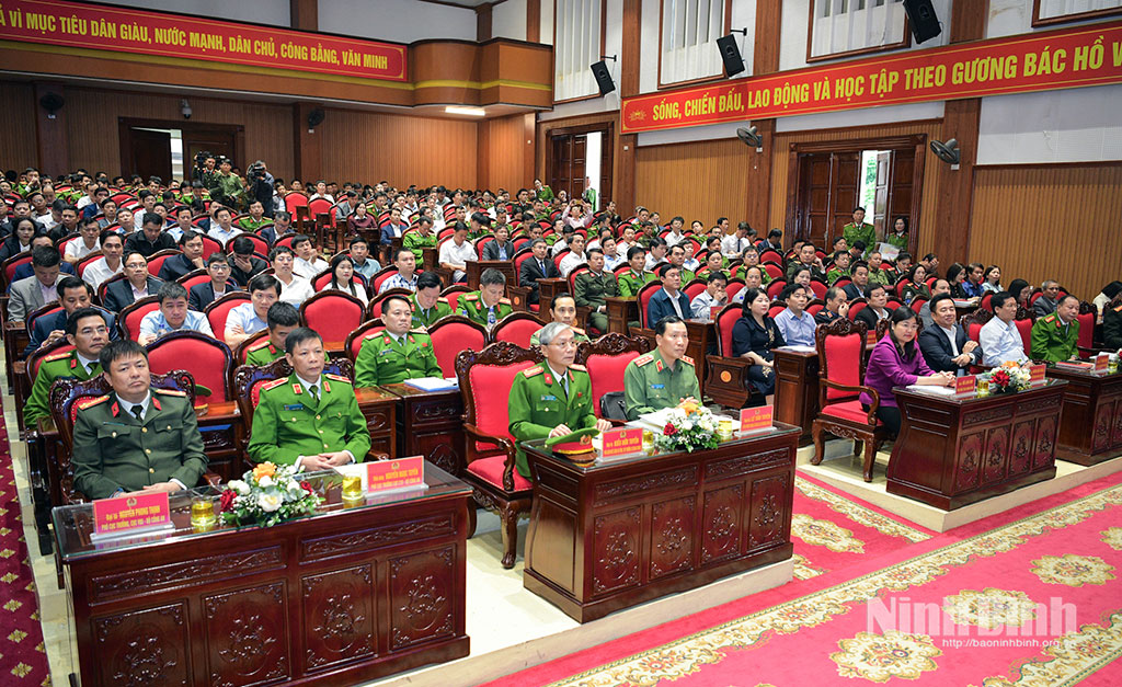 Các đại biểu dự hội nghị.