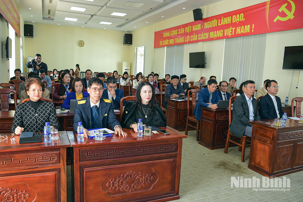 Các đại biểu dự hội nghị.