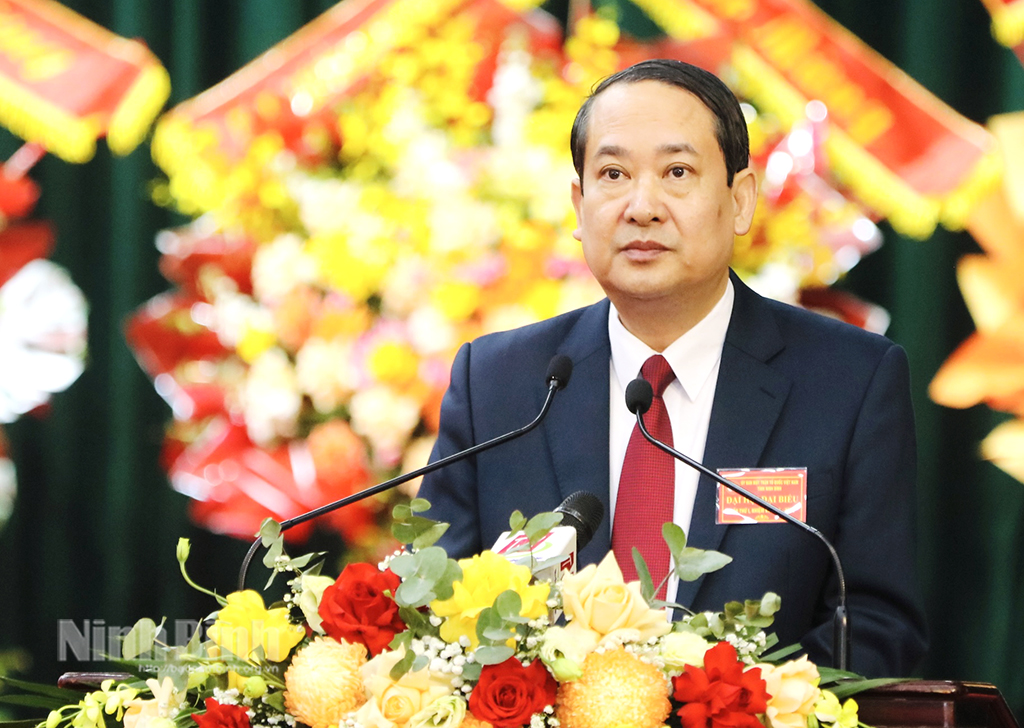 Đồng chí Mai Văn Tuất, Phó Bí thư Tỉnh ủy, Chủ tịch Ủy ban MTTQ Việt Nam tỉnh phát biểu khai mạc Đại hội.