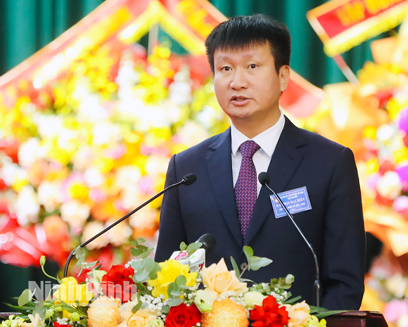 Đồng chí Trần Huy Tuấn, Phó Bí thư Tỉnh ủy, Chủ tịch UBND tỉnh phát biểu tại Đại hội.