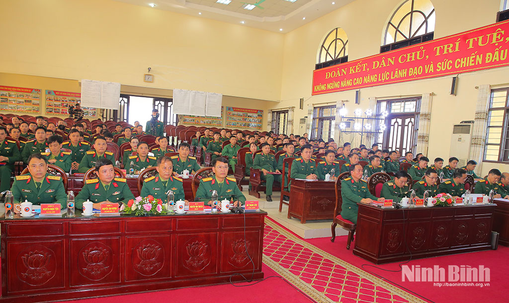 Các đại biểu dự hội nghị.