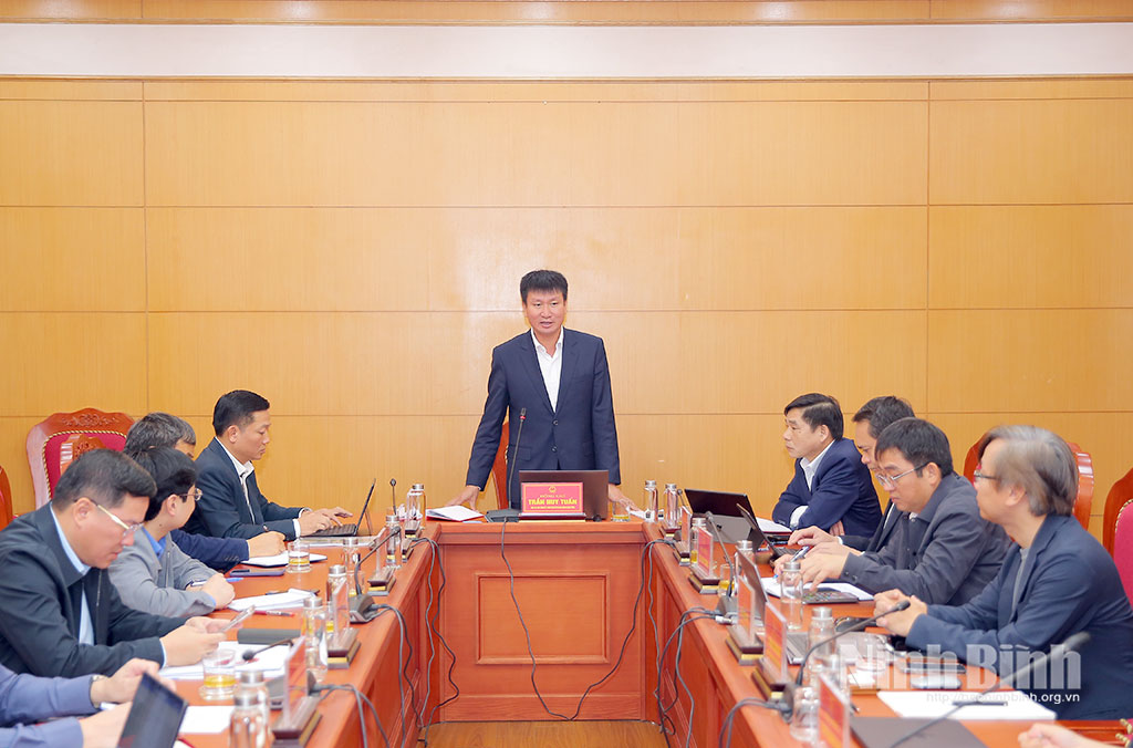 Quang cảnh buổi làm việc.