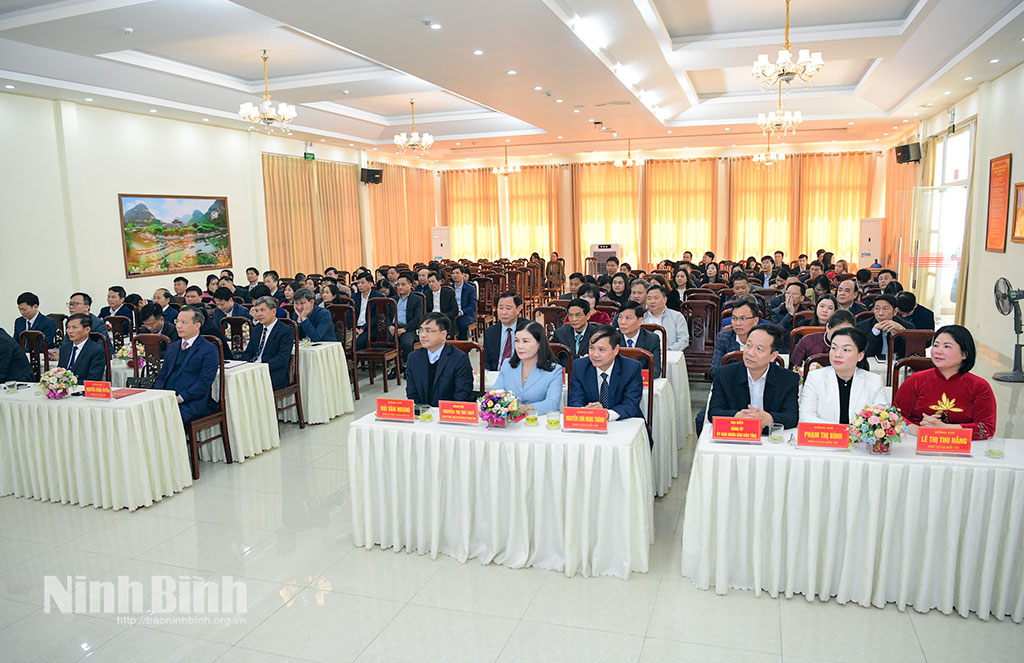 Các đại biểu dự hội nghị.