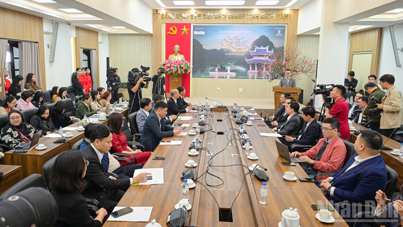 Lễ ra mắt MV “Song From A Secret Garden - Secret Garden in Vietnam”. (Ảnh: BẢO LONG)