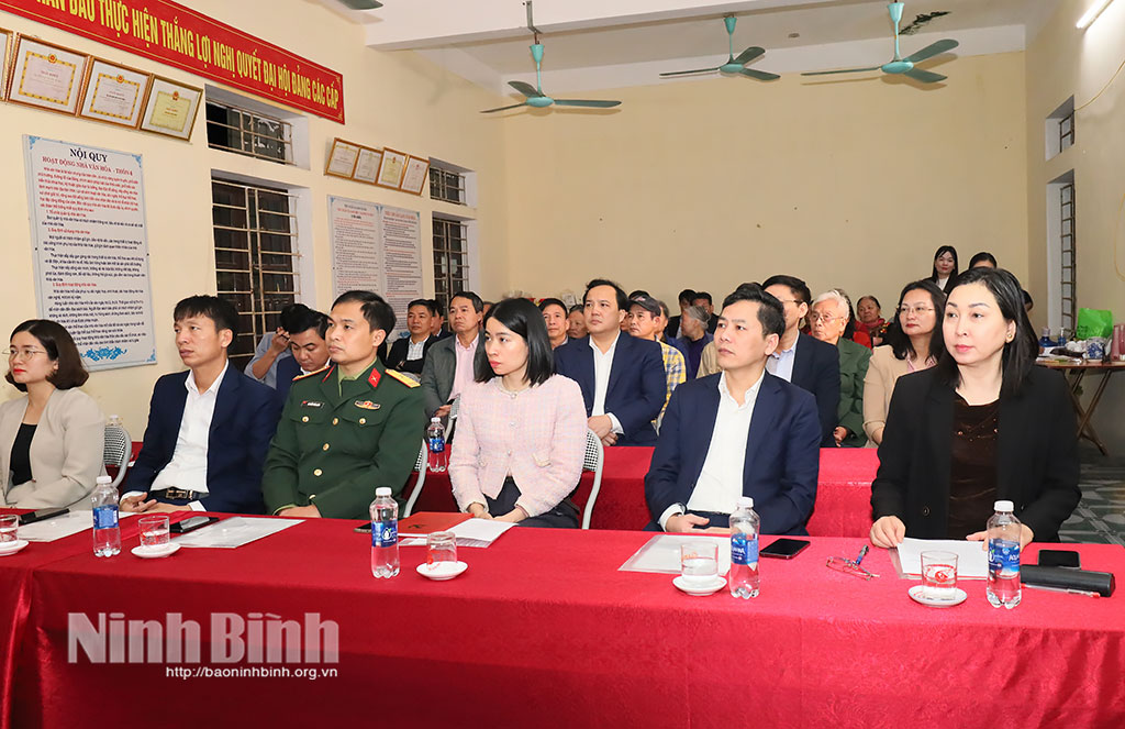 Các đại biểu dự hội nghị lấy ý kiến nhận xét và tín nhiệm của cử tri nơi cư trú đối với người ứng cử đại biểu HĐND các cấp nhiệm kỳ 2026 - 2031.