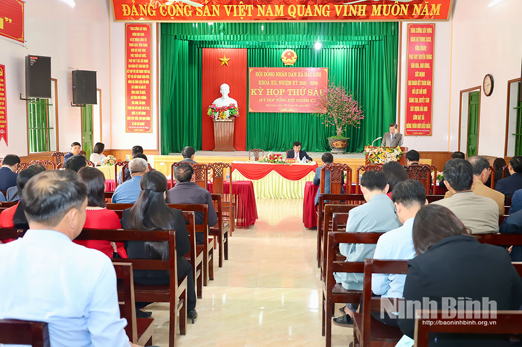 Quang cảnh kỳ họp thứ Sáu của HĐND xã Hải Anh khoá XII, nhiệm kỳ 2021-2026. Ảnh: Ngọc Ánh