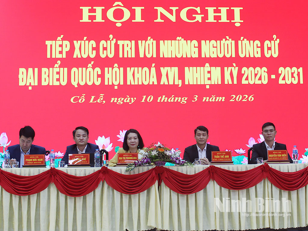 Các ứng cử viên Đại biểu Quốc hội khóa XVI tại Đơn vị bầu cử số 7 dự hội nghị tiếp xúc cử tri xã Cổ Lễ, Ninh Giang.