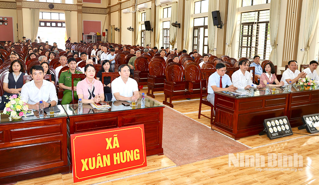 Các đại biểu dự hội nghị.