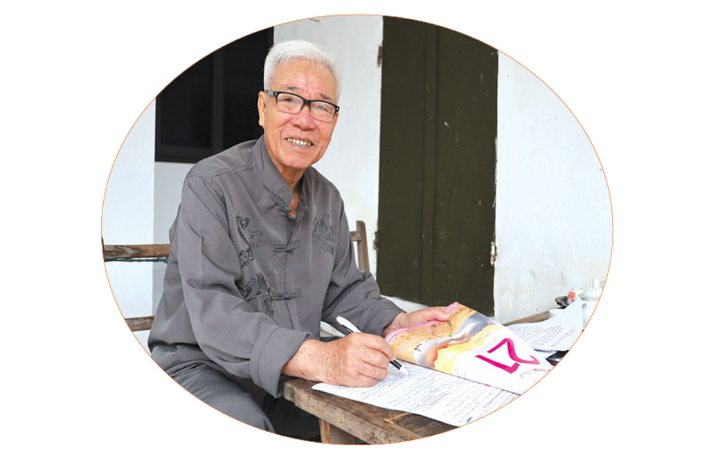 80 tuổi, Nghệ nhân ưu tú Nguyễn Đình Lâu vẫn miệt mài nghiên cứu về hát trống quân.