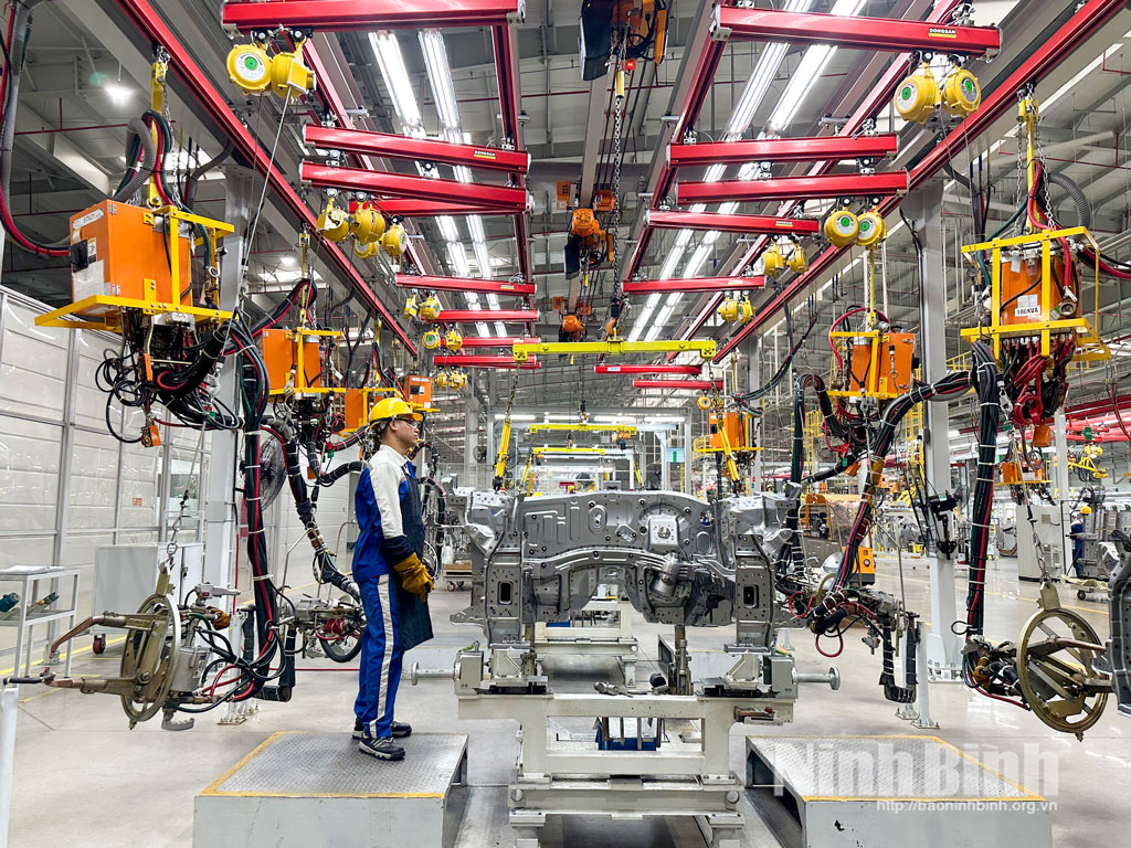 Dây chuyền sản xuất, lắp ráp ô tô của Nhà máy sản xuất ô tô Hyundai Thành Công (KCN Gián Khẩu).