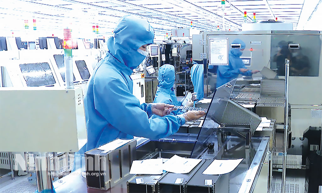 Dây chuyền sản xuất camera module và linh kiện điện tử của Công ty TNHH MCNEX Vina, Khu công nghiệp Phúc Sơn, phường Nam Hoa Lư.