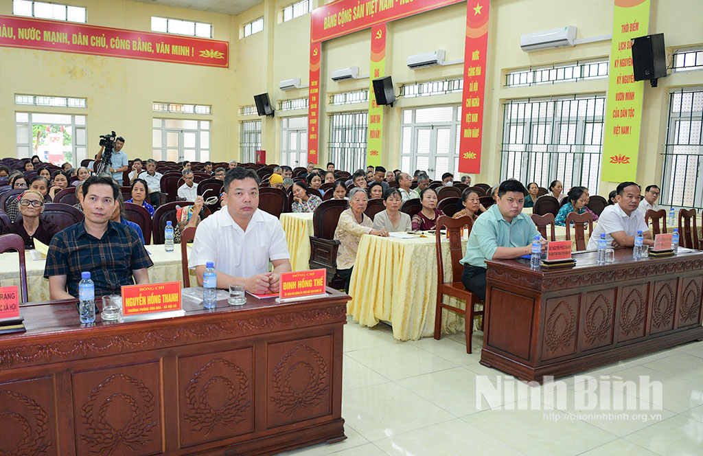 Các đại biểu dự hội nghị.