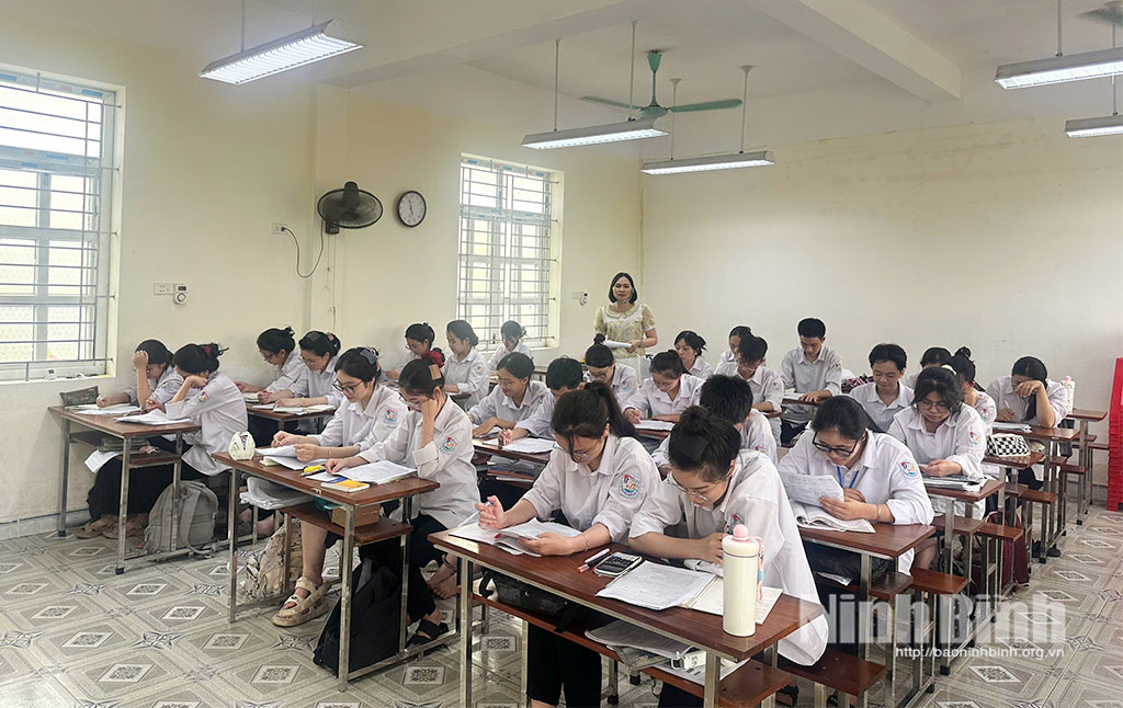 Học sinh Trường THPT Hoàng Văn Thụ đang bước vào đợt cao điểm ôn thi tốt nghiệp THPT năm 2026.