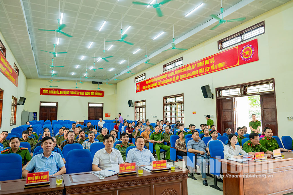 Các đại biểu dự hội nghị.
