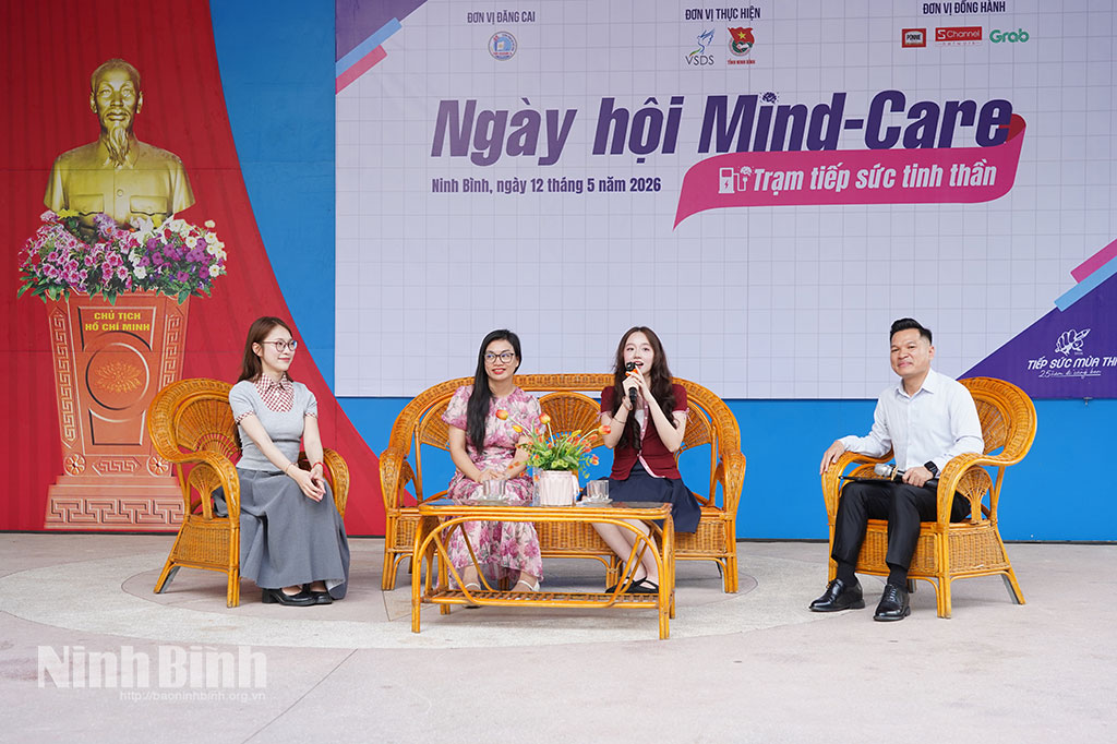 Các khách mời chia sẻ tại Talkshow- Trạm tiếp sức tinh thần trong khuôn khổ của chương trình.