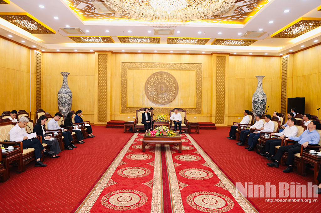 Quang cảnh buổi tiếp và làm việc.