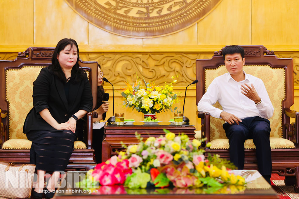 Đồng chí Trần Huy Tuấn, Ủy viên Trung ương Đảng, Bí thư Tỉnh ủy chủ trì buổi tiếp Tập đoàn TKG Teakwang.