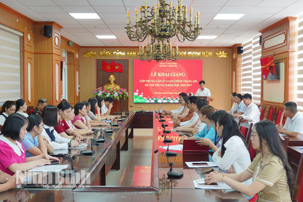 Quang cảnh Lễ khai giảng Lớp Trung cấp lý luận chính trị K2.A05 hệ tập trung, khóa học 2026-2027.