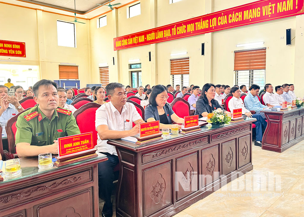 Các đại biểu dự Kỳ họp HĐND phường Yên Sơn khoá II, nhiệm kỳ 2026-2031